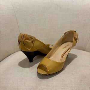 Prada Patent Leather Bow Pumps - Size 5.5 - Yellow Nude